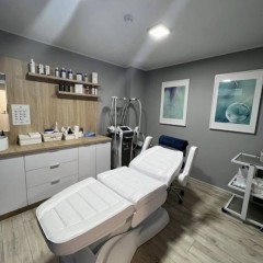 Wynajmę lokal GOTOWY np NA KLINIKĘ MED./Kosm 100m2