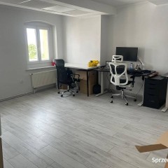 Atrakcyjny lokal biurowy 107 m kw. trzecie piętro parking w Opolu