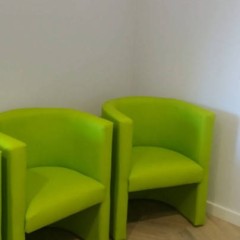 Wyciszony gabinet medyczny z poczekalnią w poradni psychologiczno-pedagogi…