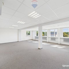 Biuro 70,7 m² z windą i parkingiem – Rybnik