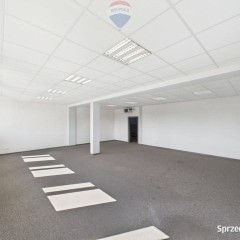 Biuro 70,7 m² z windą i parkingiem – Rybnik