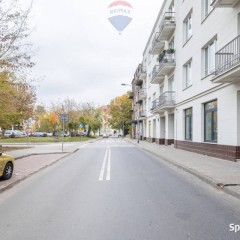 Lokal z charakterem - cegła i duże witryny