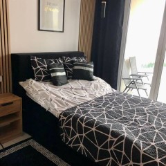 Oferta wynajmu krótko terminowego mieszkania 40 m2 dwa pokoje i garaż.