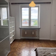 Wynajmę przestronne M3 centrum z miejscem postojowym w bloku z cegły od 1.7