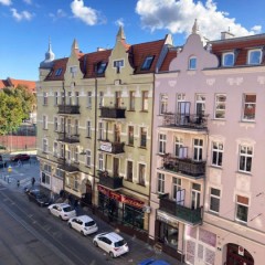 Nowoczesny pokój z prywatną łazienką obok uczelni.