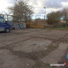Plac do wynajęcia, powierzchnia od 500m2 do 1550m2.
