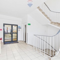 4 pietra w budynku biurowym na wynajem!