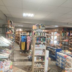 Lokal użytkowy.Sadów przy ruchliwej drodze.