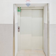 Biuro 85,3 m² z windą i parkingiem – Rybnik