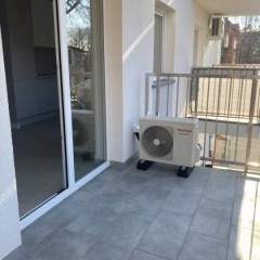 Kawalerka z niskim czynszem, klimatyzacja, balkon.