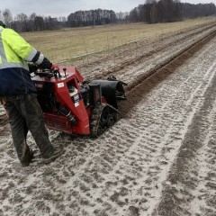 wynajem koparki łańcuchowej  pod nawadniania vermeer toro