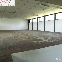 Hala magazynowa w większym kompleksie